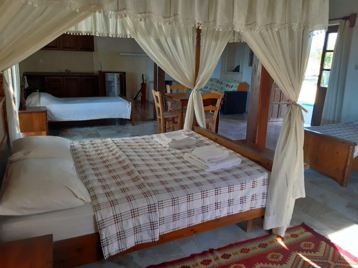 Karpaz Stone House Bed & Breakfast Rizokarpaso Ngoại thất bức ảnh