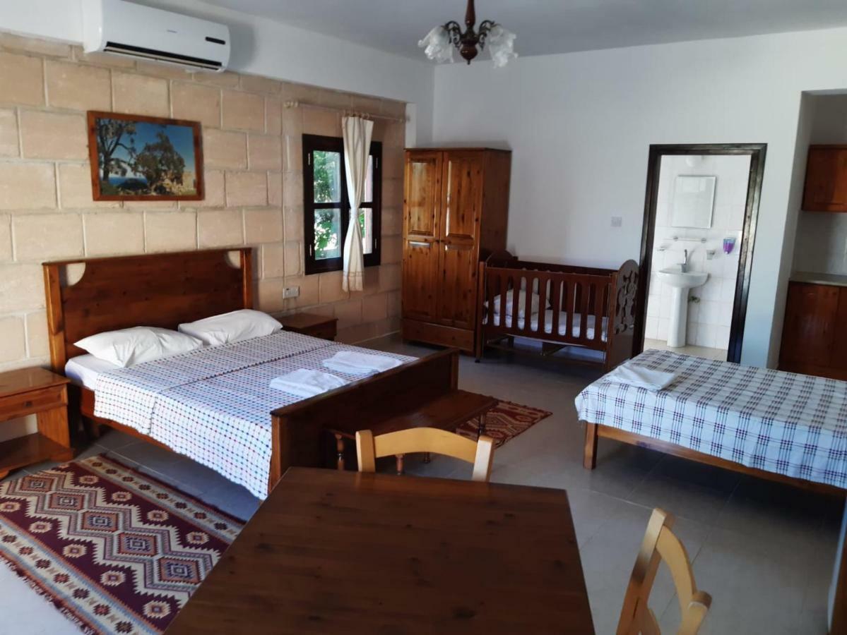 Karpaz Stone House Bed & Breakfast Rizokarpaso Ngoại thất bức ảnh