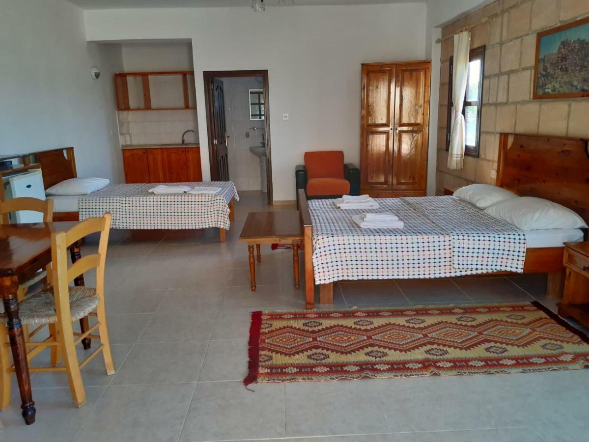 Karpaz Stone House Bed & Breakfast Rizokarpaso Ngoại thất bức ảnh